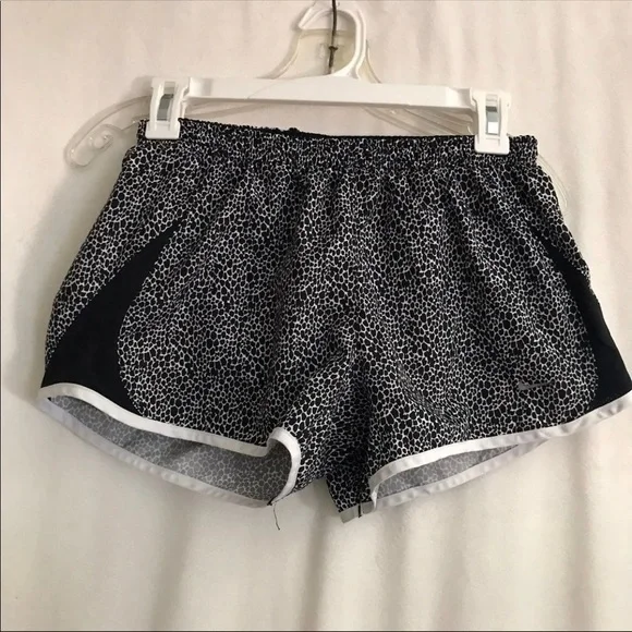 Nike Dri-Fit Shorts Running Athletic Workout Black White - Picture 1 of 4